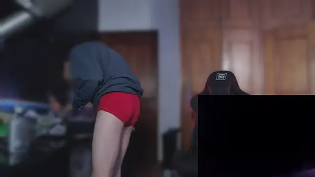 Snapshot of XxEnderxX chatting on February 14, 2026, 9:11 pm XxEnderxX online show from February 14, 2026, 9:11 pm