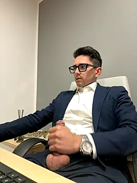 Snapshot of masterboss_ chatting on December 2, 2025, 12:54 pm masterboss online show from December 2, 2025, 12:54 pm