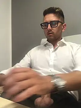 Snapshot of masterboss_ chatting on July 1, 2026, 11:45 am masterboss online show from July 1, 2026, 11:45 am