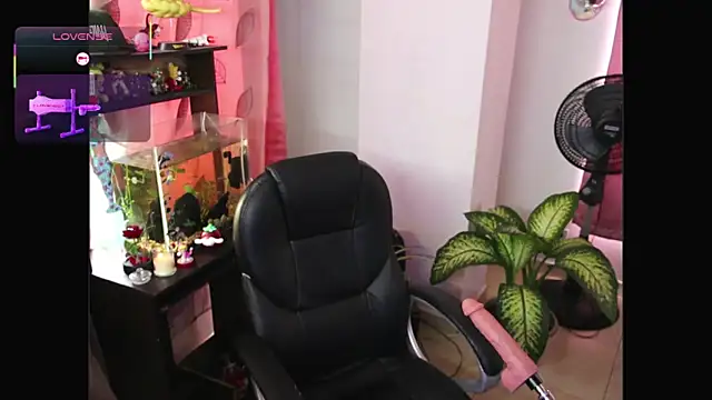 Snapshot of Lady_Kaisa chatting on May 12, 2026, 8:06 pm Lady Kaisa online show from May 12, 2026, 8:06 pm