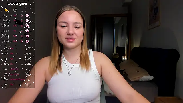 Snapshot of ThreeshaWhite chatting on March 13, 2025, 5:33 am ThreeshaWhite online show from March 13, 2025, 5:33 am