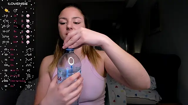 Snapshot of ThreeshaWhite chatting on March 18, 2025, 3:53 pm ThreeshaWhite online show from March 18, 2025, 3:53 pm