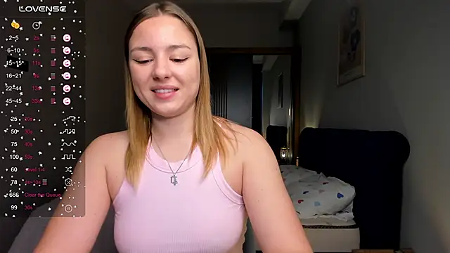 Snapshot of ThreeshaWhite chatting on March 23, 2025, 4:49 am ThreeshaWhite online show from March 23, 2025, 4:49 am