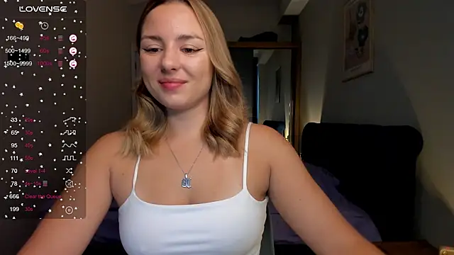 Snapshot of ThreeshaWhite chatting on September 22, 2025, 4:03 am ThreeshaWhite online show from September 22, 2025, 4:03 am