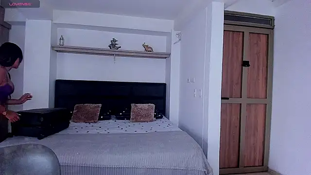 Snapshot of AbrilStivenson_ chatting on September 18, 2025, 2:52 pm AbrilStivenson  online show from September 18, 2025, 2:52 pm