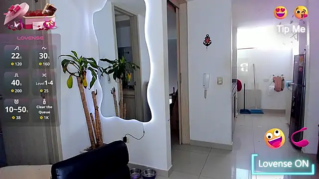 Snapshot of AbrilStivenson_ chatting on October 17, 2025, 10:01 pm AbrilStivenson  online show from October 17, 2025, 10:01 pm