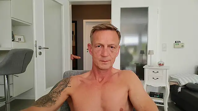 Snapshot of dirks71 chatting on May 29, 2026, 11:52 am dirks71 online show from May 29, 2026, 11:52 am
