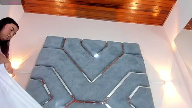 LucciaPorter online show from February 14, 2026, 2:03 pm