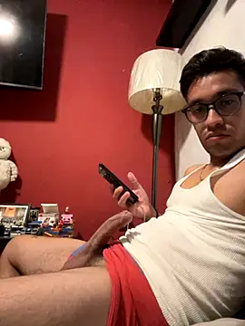 Magicerosxx69 online show from November 28, 2025, 8:50 am