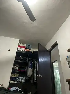 Magicerosxx69 online show from February 8, 2026, 2:53 pm