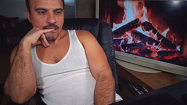 officeman7 online show from February 15, 2025, 8:22 pm