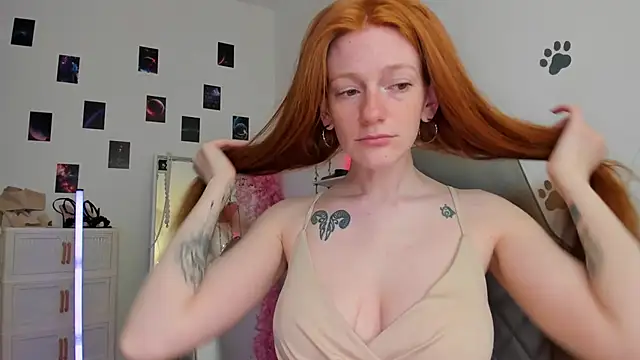 Snapshot of Aliceginger99 chatting on April 23, 2026, 1:24 pm Aliceginger99 online show from April 23, 2026, 1:24 pm