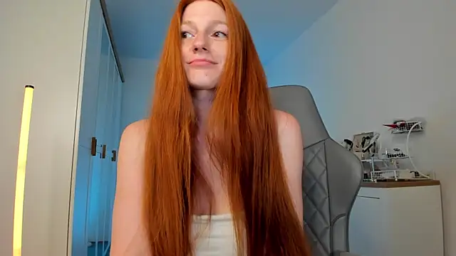 Snapshot of Aliceginger99 chatting on June 26, 2026, 1:37 pm Aliceginger99 online show from June 26, 2026, 1:37 pm