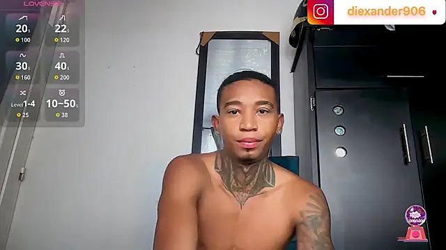 Snapshot of sexy_blacks_ chatting on April 14, 2026, 12:11 pm sexy blacks online show from April 14, 2026, 12:11 pm