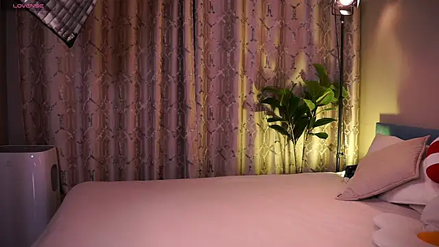 askaudrey  online show from January 23, 2025, 1:45 pm