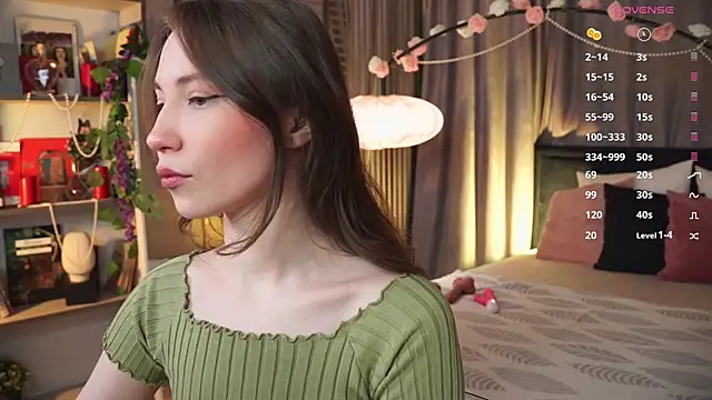 askaudrey  online show from February 16, 2025, 1:38 pm