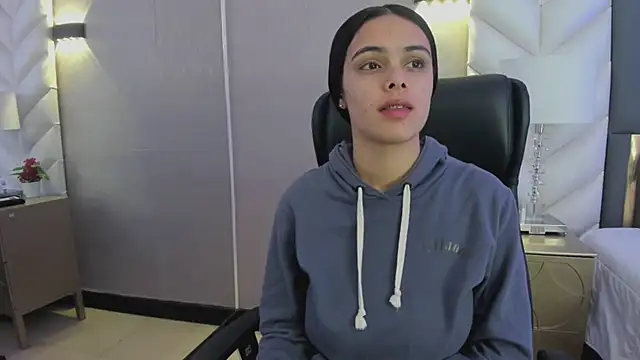 ChloeHarper  online show from February 27, 2026, 11:21 am