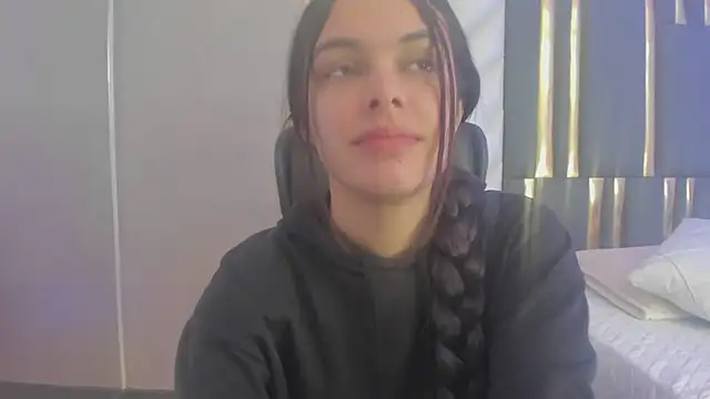 ChloeHarper  online show from July 13, 2026, 11:46 am