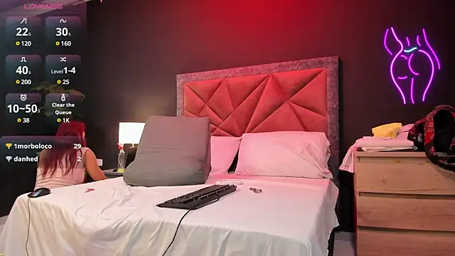 Snapshot of mia_milff chatting on February 7, 2025, 9:15 pm mia milff online show from February 7, 2025, 9:15 pm