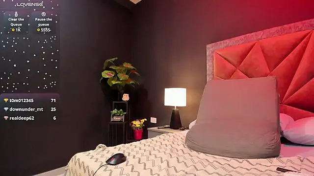 Snapshot of mia_milff chatting on March 1, 2025, 9:15 pm mia milff online show from March 1, 2025, 9:15 pm