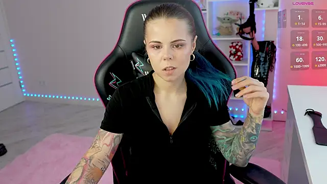 Latex Kitty online show from August 3, 2026, 12:43 pm