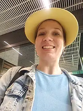 Exhibitionsplit online show from February 17, 2025, 1:10 pm