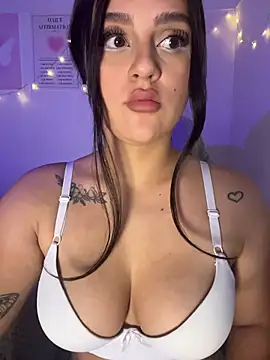 violet-333 online show from February 17, 2026, 4:57 pm