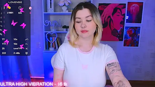 cutie mili online show from March 15, 2025, 11:19 am