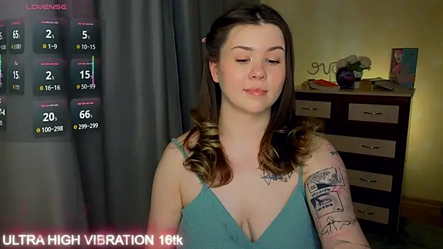 Snapshot of cutie_mili chatting on August 3, 2026, 2:44 pm cutie mili online show from August 3, 2026, 2:44 pm