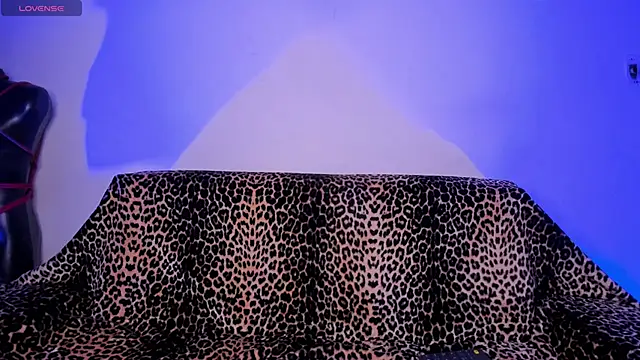 Snapshot of irregular_fetish_ chatting on November 24, 2025, 11:37 pm irregular fetish online show from November 24, 2025, 11:37 pm