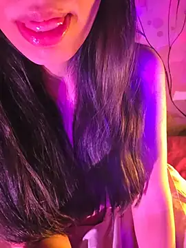 Snapshot of aloneathome chatting on January 18, 2026, 8:01 pm aloneathome online show from January 18, 2026, 8:01 pm