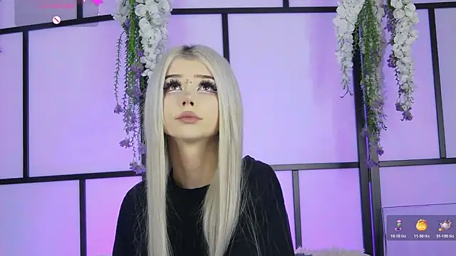 Snapshot of Xenomy chatting on November 10, 2025, 8:24 am Xenomy online show from November 10, 2025, 8:24 am