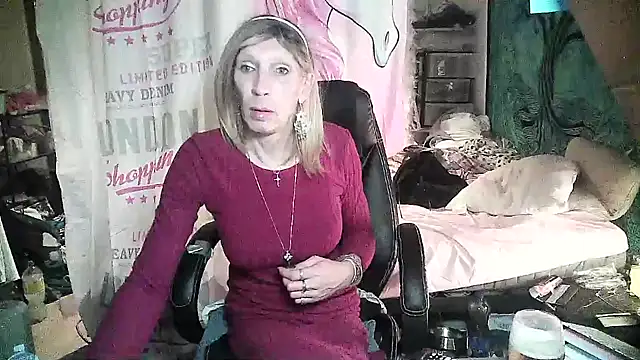 Ombeline1 online show from February 22, 2025, 10:20 pm