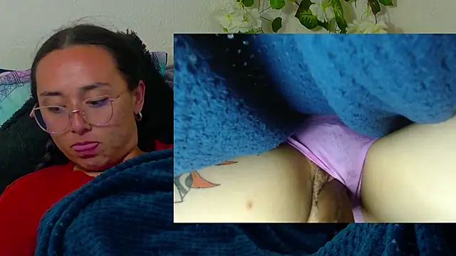 Hot Candy  online show from May 21, 2026, 4:19 am