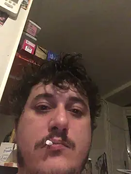 Snapshot of Daminou28 chatting on December 9, 2024, 2:13 am Daminou28 online show from December 9, 2024, 2:13 am