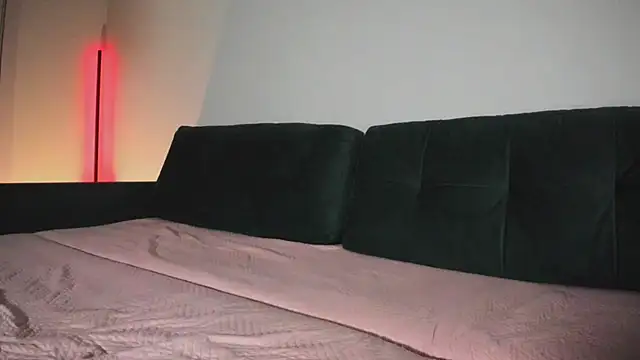 Midnight Mi online show from February 16, 2025, 3:27 pm