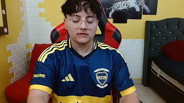 isabeautyx19 online show from January 11, 2026, 2:16 am