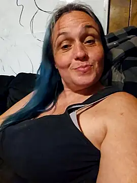 stellaquinn1775 online show from November 3, 2025, 8:32 pm