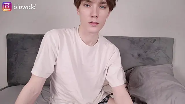 callmenineoneseven online show from April 3, 2026, 8:18 pm