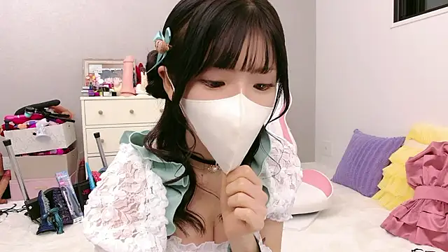 Snapshot of -minami- chatting on May 11, 2026, 12:00 pm -minami- online show from May 11, 2026, 12:00 pm
