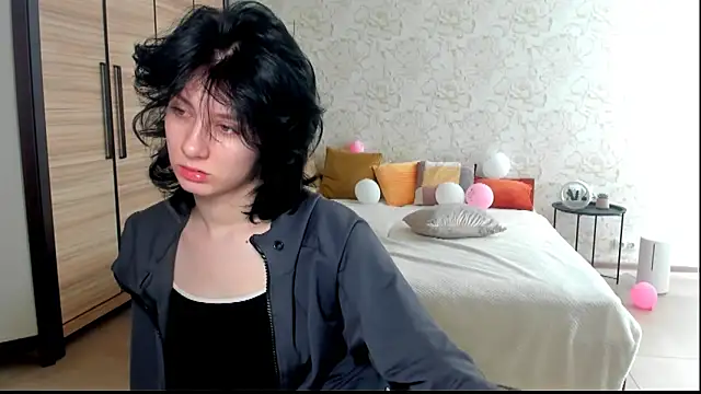 JulisSweet online show from March 14, 2025, 7:26 am