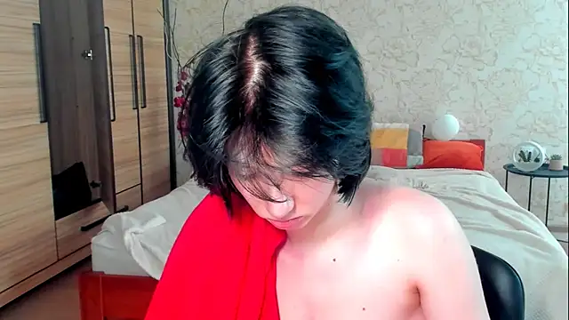 JulisSweet online show from March 22, 2025, 1:52 pm