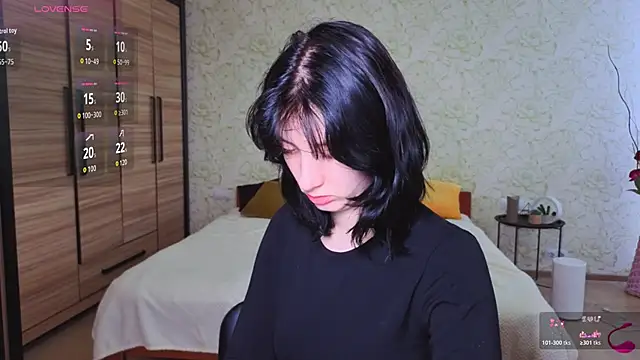 JulisSweet online show from December 1, 2025, 8:30 am