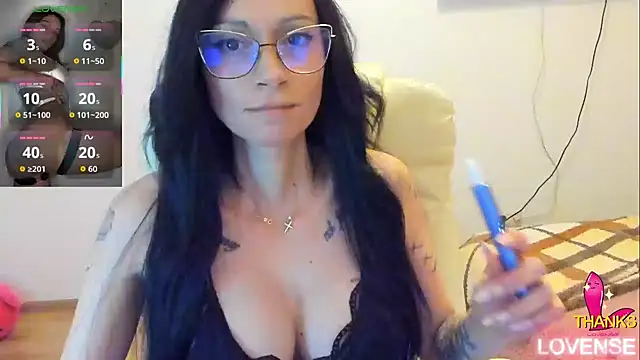 kissnicol32 online show from March 25, 2026, 5:52 pm