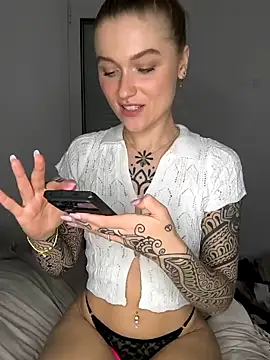 Goldloeckchen159 online show from April 19, 2026, 4:50 pm