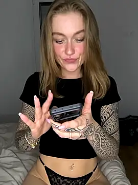 Goldloeckchen159 online show from April 22, 2026, 7:48 pm