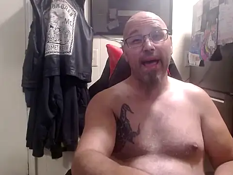 Snapshot of KrazyLegz chatting on September 11, 2025, 12:22 am KrazyLegz online show from September 11, 2025, 12:22 am