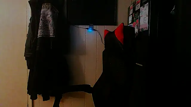 Snapshot of KrazyLegz chatting on September 12, 2025, 9:48 pm KrazyLegz online show from September 12, 2025, 9:48 pm
