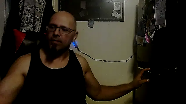 Snapshot of KrazyLegz chatting on September 22, 2025, 2:35 am KrazyLegz online show from September 22, 2025, 2:35 am
