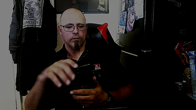 Snapshot of KrazyLegz chatting on September 29, 2025, 8:57 pm KrazyLegz online show from September 29, 2025, 8:57 pm